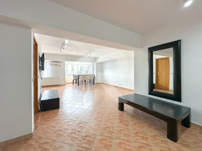 Alba Iulia Rond, apartament cu 3 camere de inchiriat, pretabil firma
