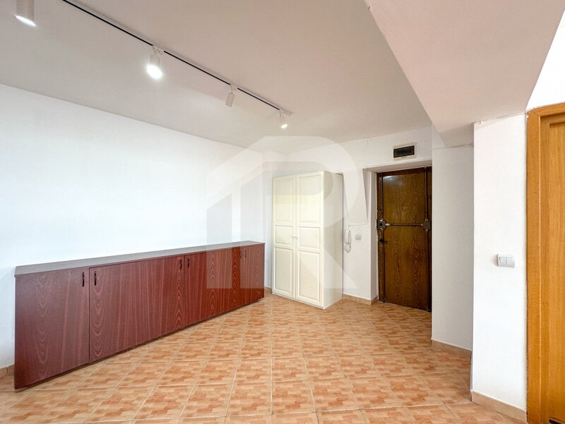Alba Iulia Rond, apartament cu 3 camere de inchiriat, pretabil firma